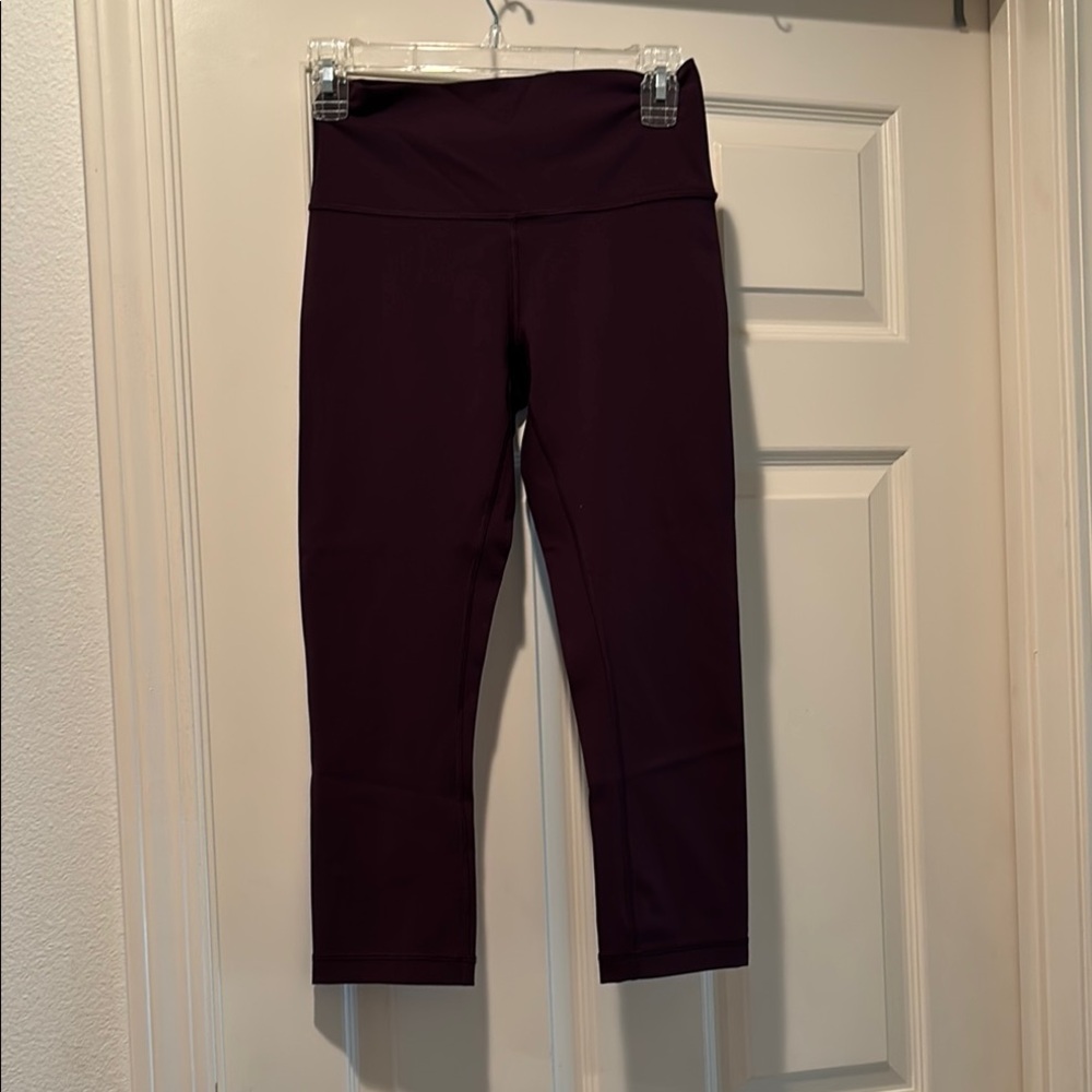 Dark Purple High-Waisted capri length Leggings
